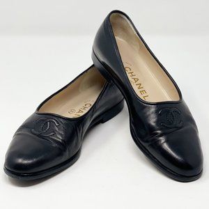 Vintage CHANEL Leather Loafers with CC Logo in Black
